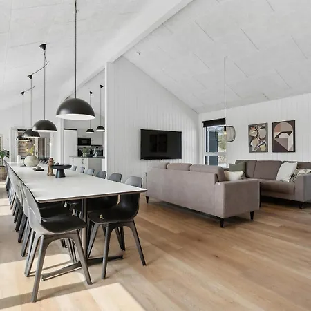 Pet Friendly In With Indoor Swimming Pool Holiday home *