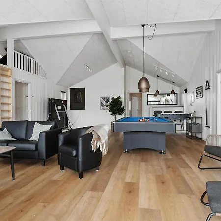 Pet Friendly In With Indoor Swimming Pool Holiday home Aalbaek